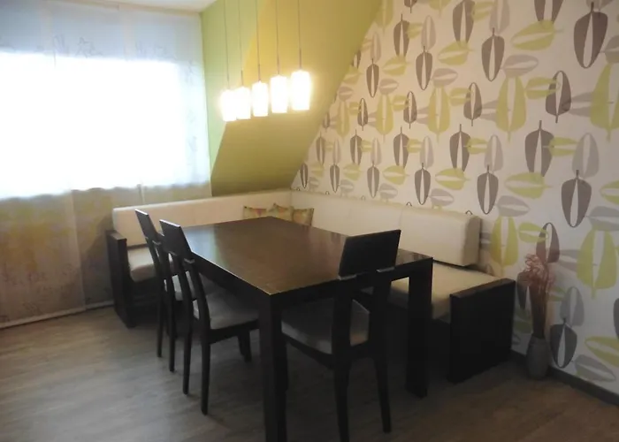 Wohnen - Schlafen - Essen Alles In Einem Haus